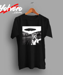 Cat Selfie With Alien Ufo Funny Cat Vintage T shirt